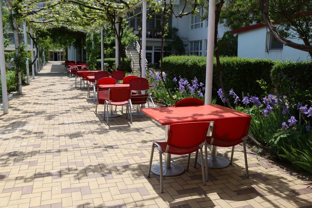 Hotel Amiral Mamaja Zewnętrze zdjęcie