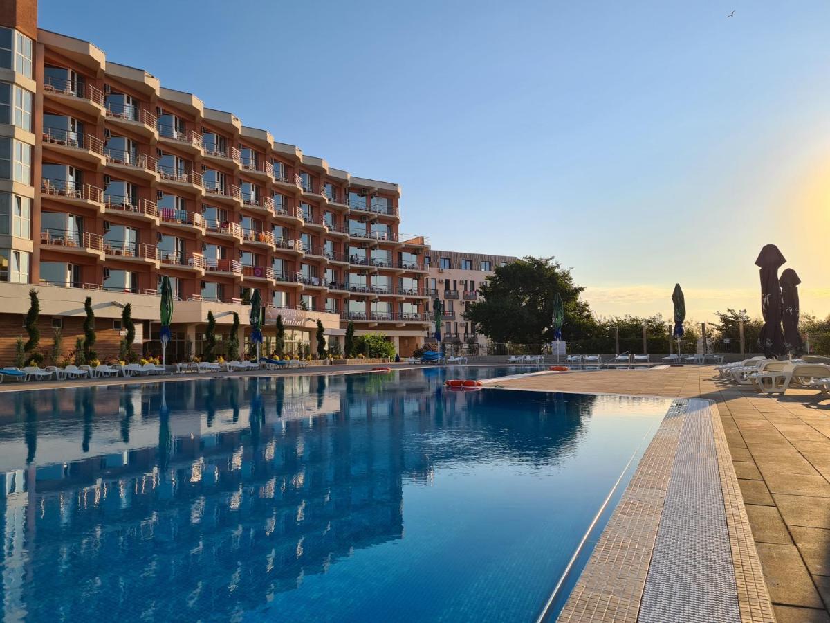 Hotel Amiral Mamaja Zewnętrze zdjęcie