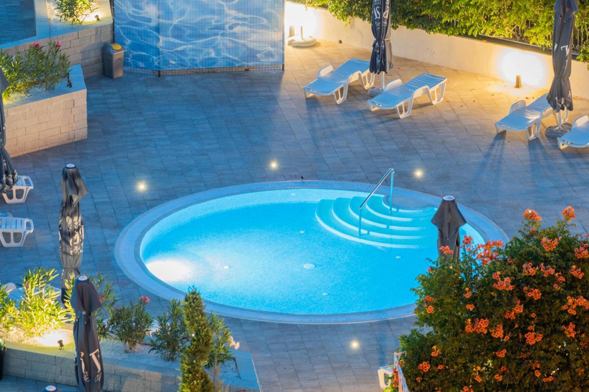 Hotel Amiral Mamaja Zewnętrze zdjęcie