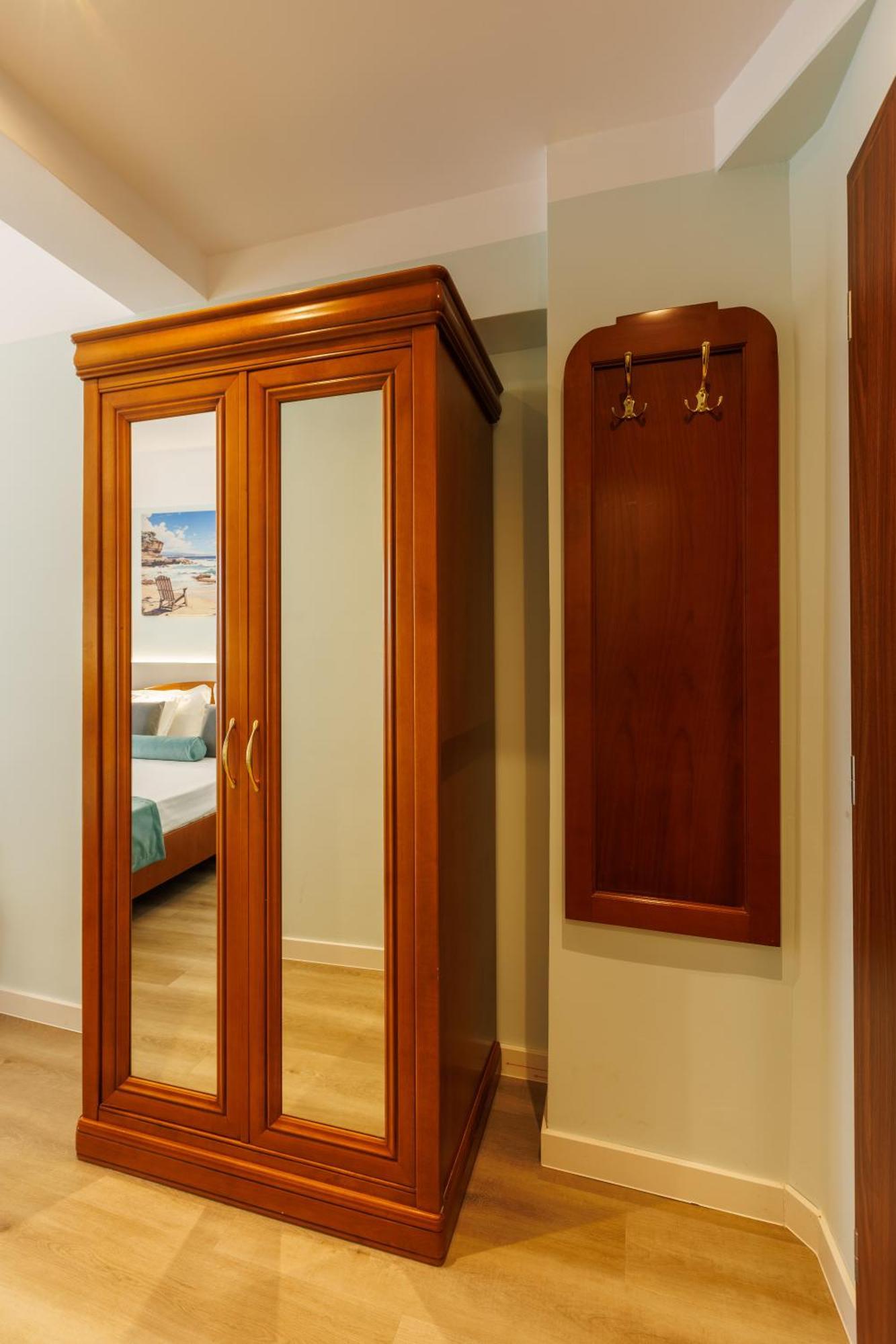 Hotel Amiral Mamaja Zewnętrze zdjęcie